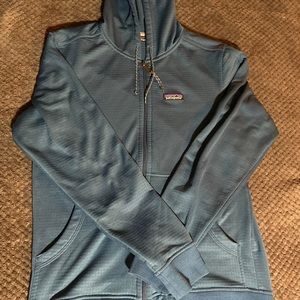 men’s patagonia zip-up!